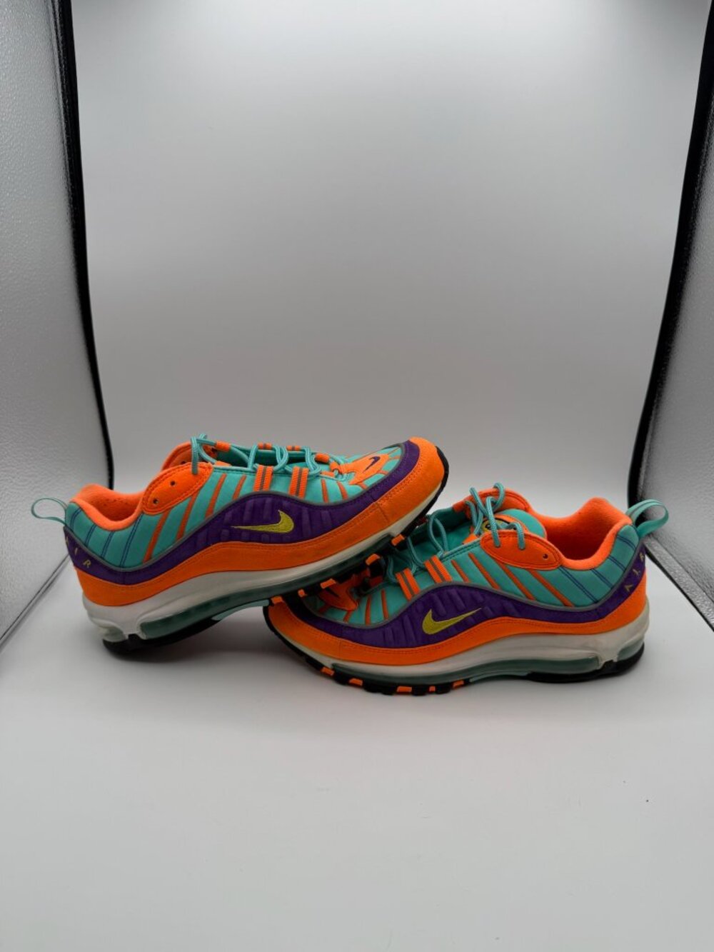 Nike Air Max 98 QS Mens Size 9.5 Cone Hyper Grape 2018 924462-800 No Box